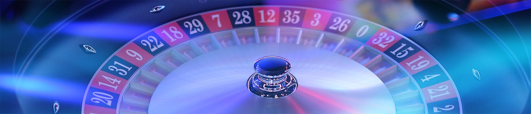 gkk7777 Live Baccarat Table Myanmar ကစားသမားများ ကတ်ဂိမ်းကစားနေသောပုံ